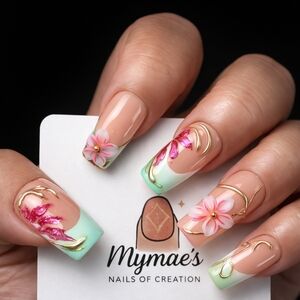 Mymae's Floral Press-On Nails - Pink and Gold Accents